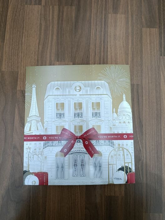 Calendarul De Advent L'Oréal Paris 2025 – 24 De Produse Cosmetice De T