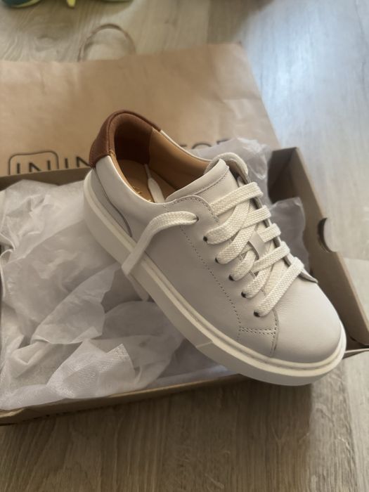 Белые кожанные кроссовки