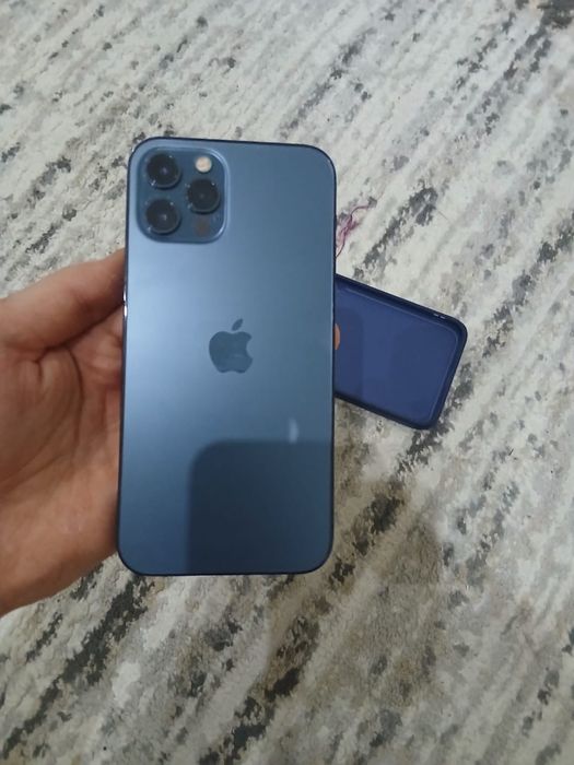 Продается Айфон 12про