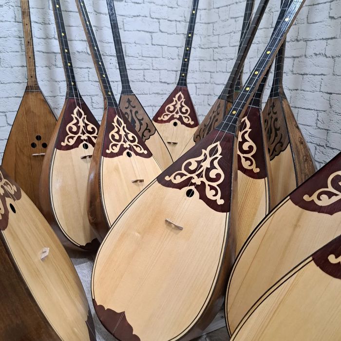 Нағыз қазақ-домбыра!