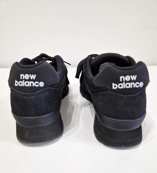 Мъжки маратонки "NEW BALANCE" в черен цвят.