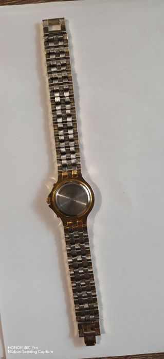 Продавам дамски часовник