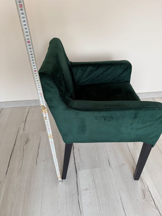 Стол с облегалки за ръце /кресло/