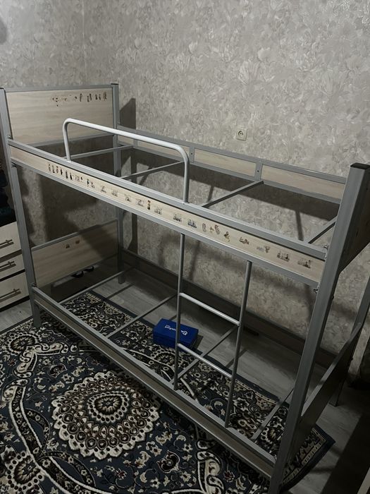 Двухярусная кровать
