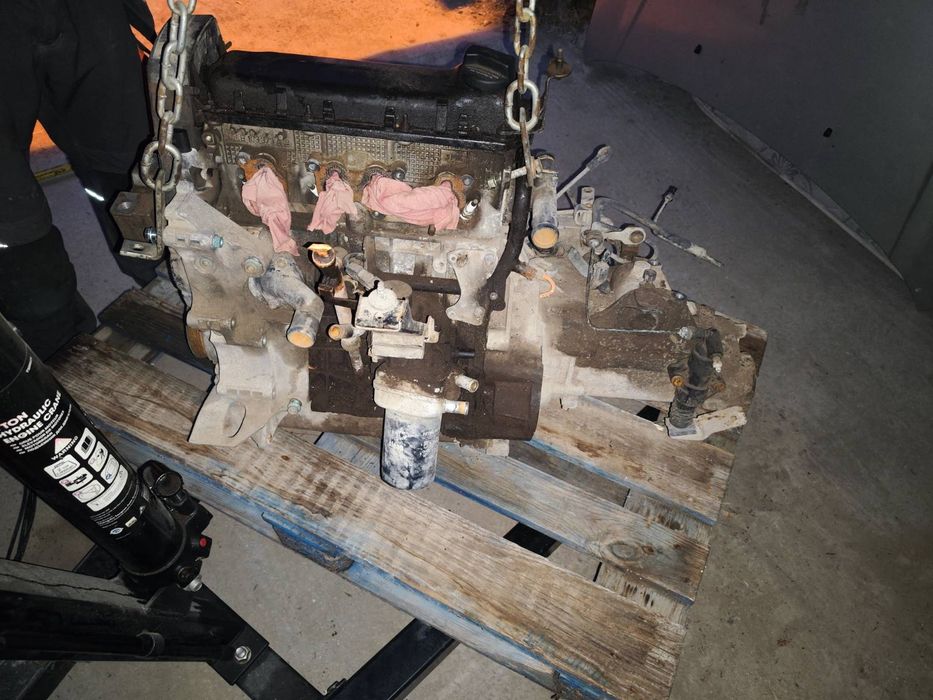 Голф 4 1.6ср 101 кс