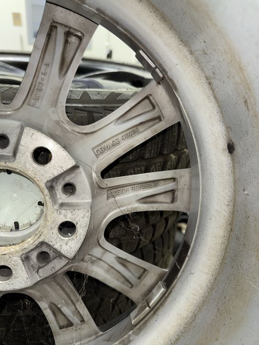 Оригинални джанти с гуми за BMW 17 цола