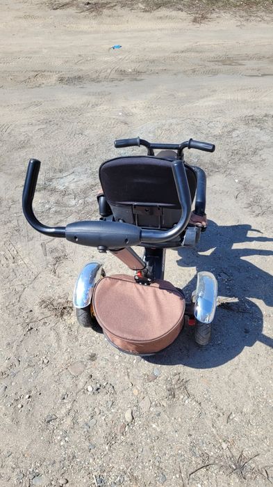 Продам велосипед трех колесный