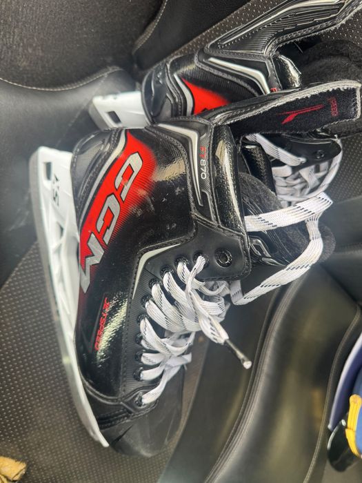Продам коньки CCM Jet Speed FT870