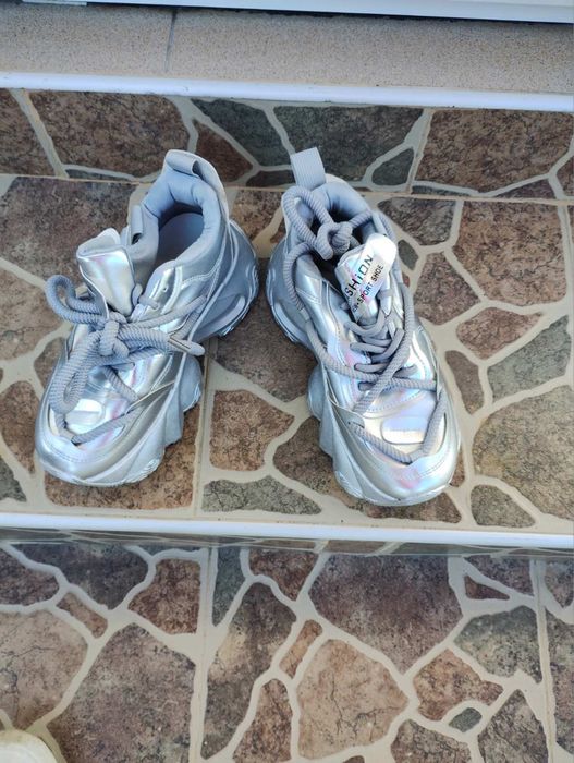 Дамски кецове и обувки