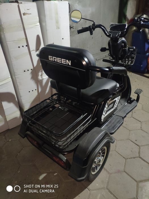 Электротрицикл трёхместный