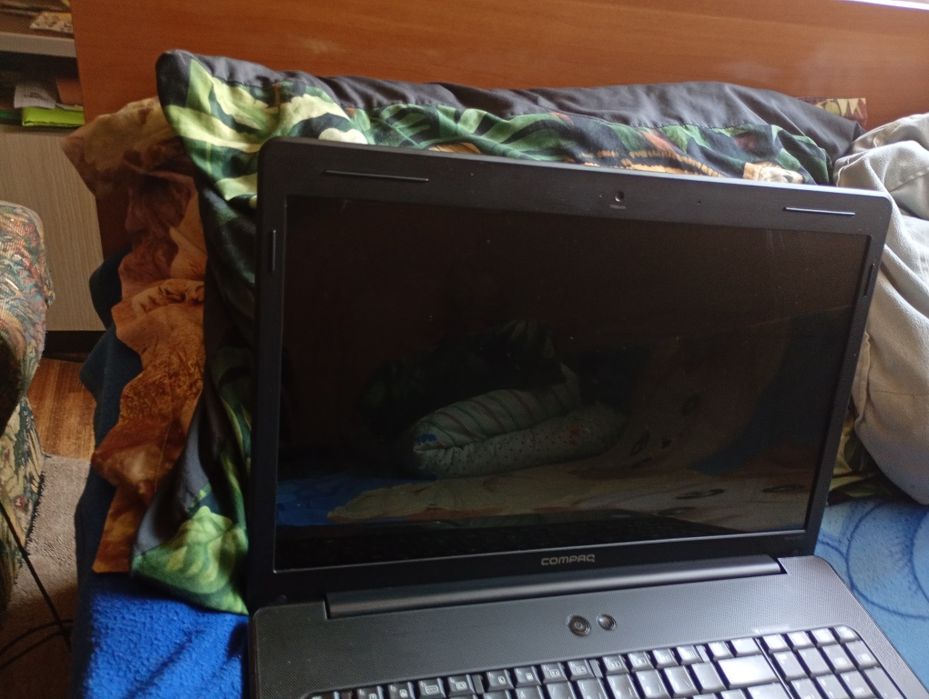 Vând laptop Compaq