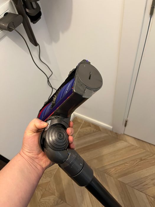 Aspirator Dyson V8