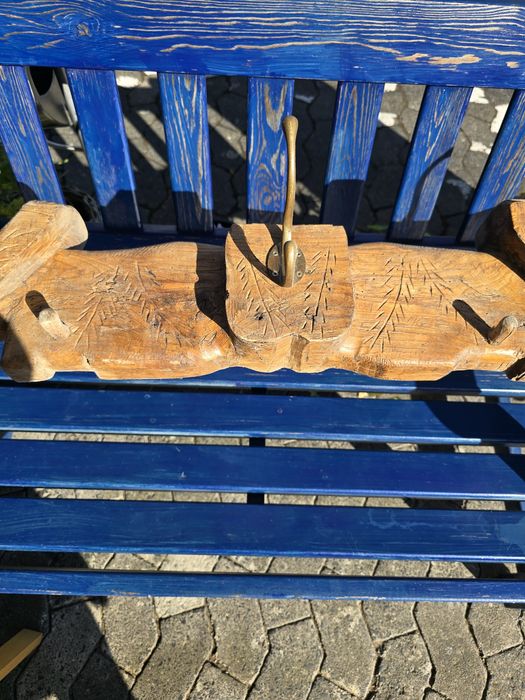Продавам уникално дъбова  закачалка.