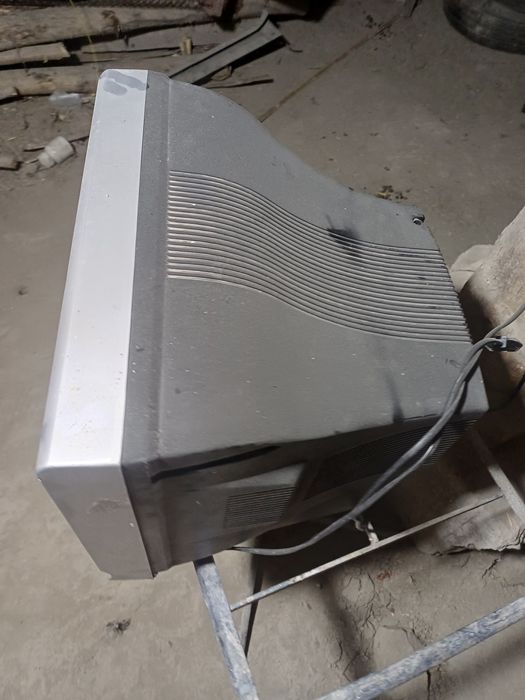 Televizor kichikgina 1×3xonalar uchun juda mos oladiganlar yozsin