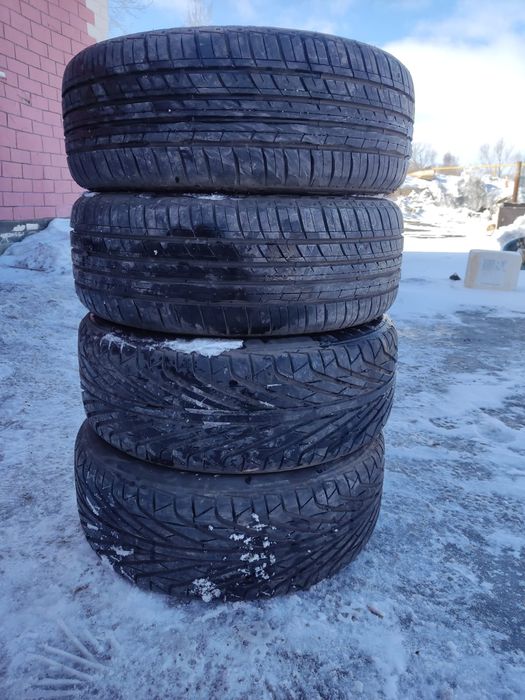 Продам шины. R17