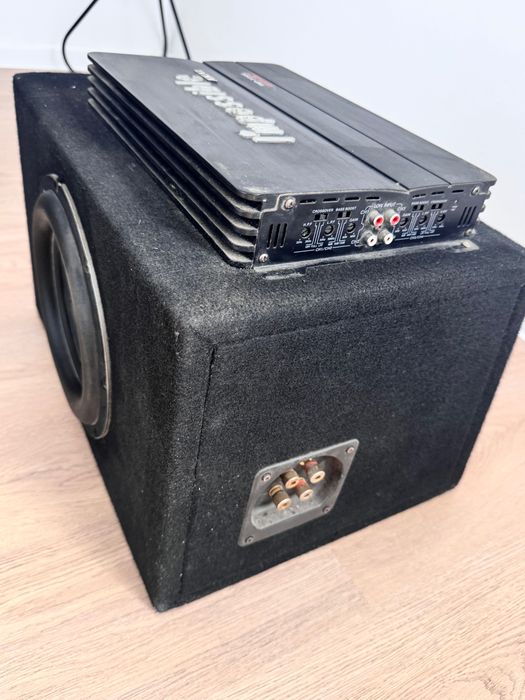 subwoofer auto 600w 4 ohmi + statie akai 6000w