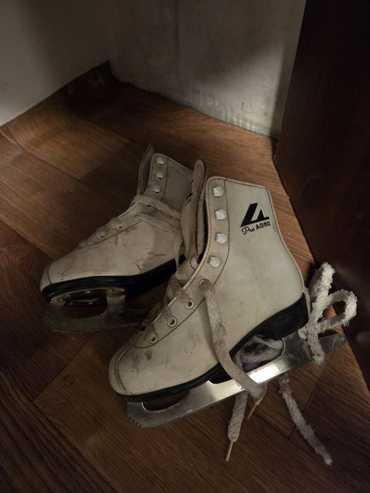 Продам детские коньки