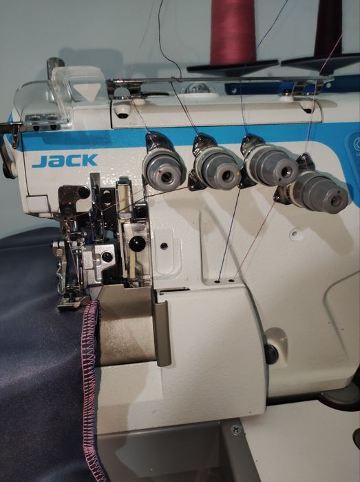 Оверлок Jack E4S-4MO3/333 yep yengi ishlatilmagan