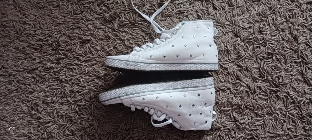 Чисто нови кецове Адидас 40 номер