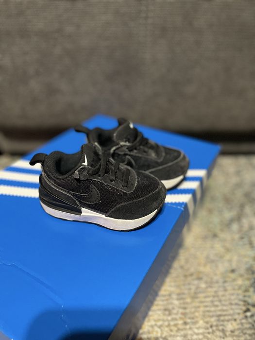 Маратонки Nike,crocs,hm