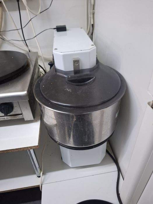 Malaxor si cuva pentru langosi cu e arzătoare