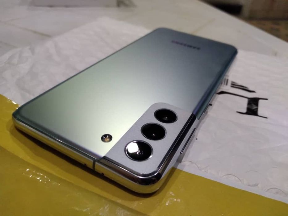 Samsung Galaxy S21 plus