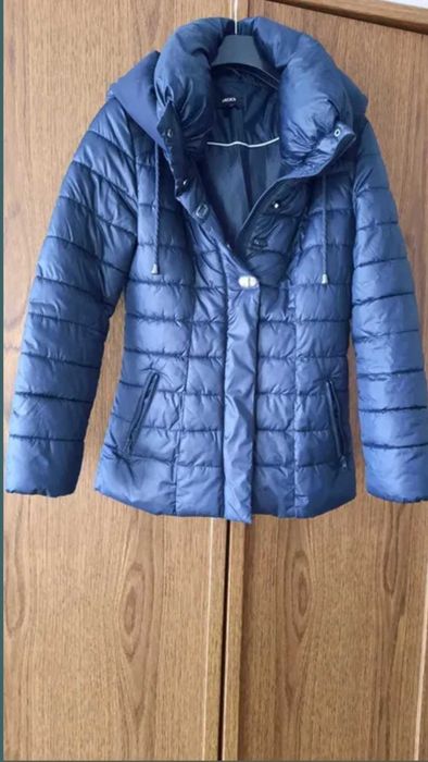 Продам осенне-весеннюю куртку Mexx