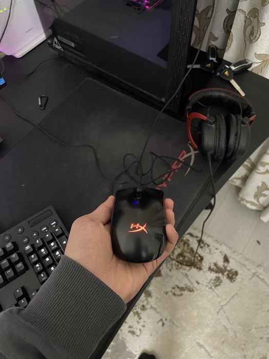 Клавиатура Logitech мышка Hyperx