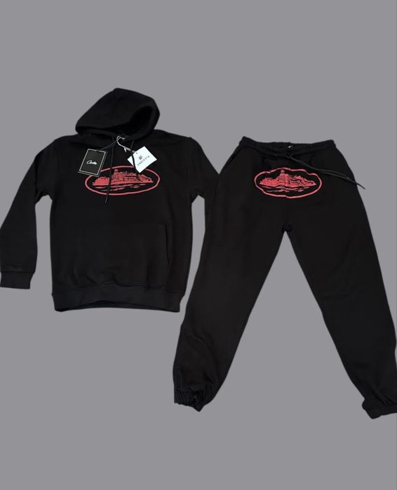 черно/червен екип на corteiz