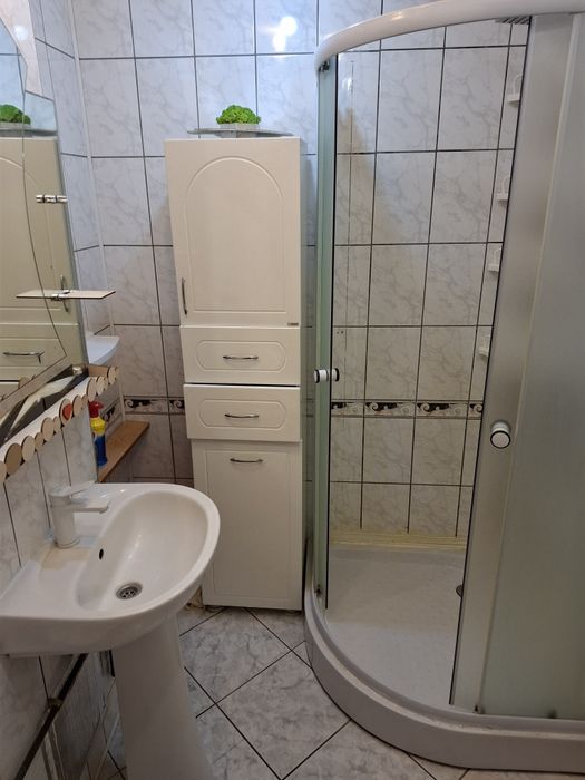 Inchiriez apartament