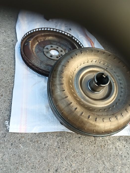 Piese pt motor de mercedes E class w212 biturbo din 2011