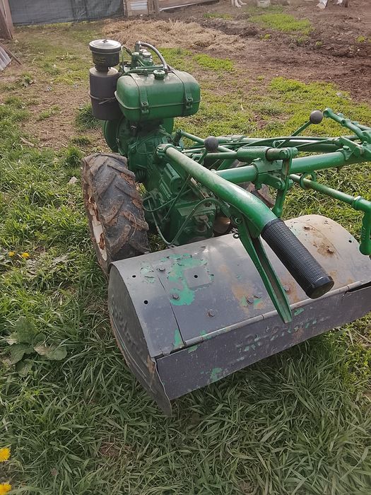 Vînd motocultor 14 cp preț.1300 euro și mulgătoare vaci 1600 lei