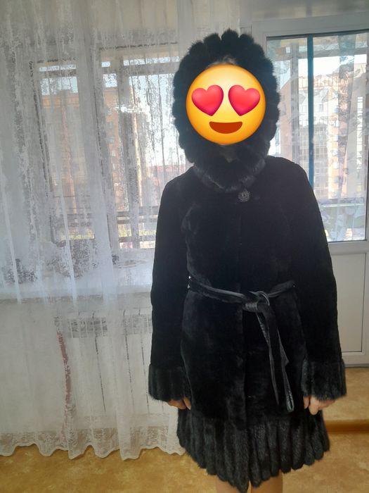 Продам . Шуба с капюшоном