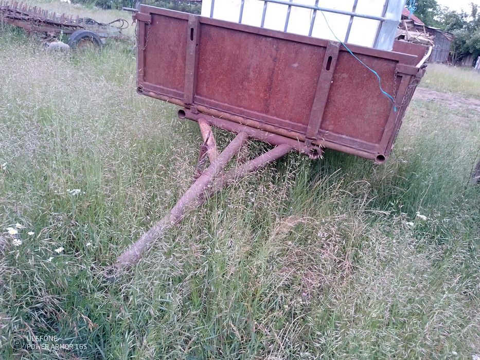 Vând trailer și remorca