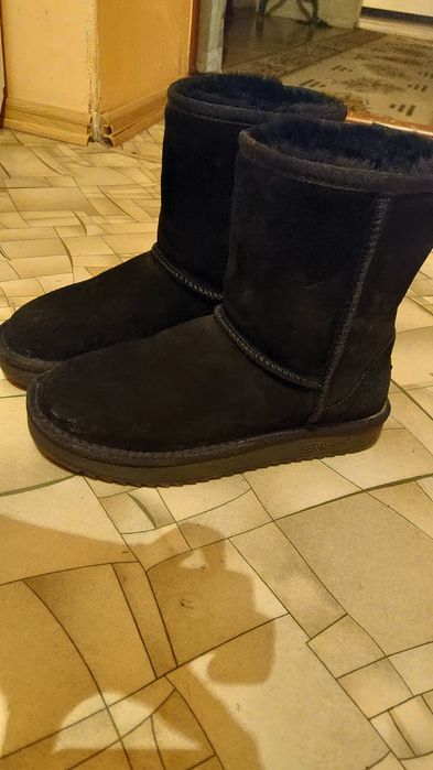 Продам новые натуральные угги