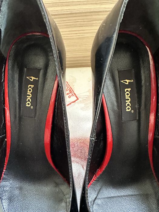 Pantofi cu toc 12 - talpă roșie - negru