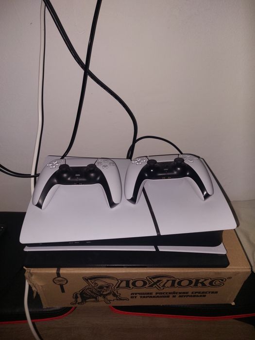 Ps 5 slim 1TB два джостик + подписка игры
