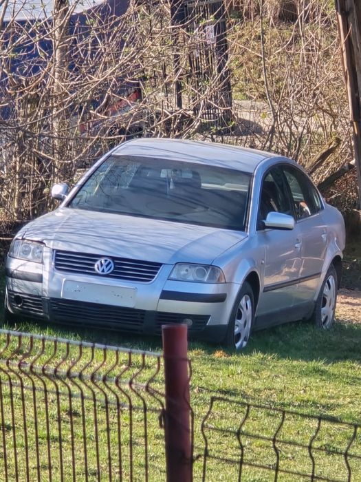 Vand VW Passat 1.9 TDI 131 CP impecabil+Passat pentru piese
