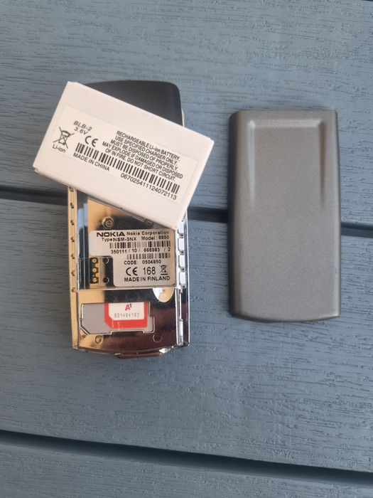 Nokia 8850 беше символ на лукс и все още работи  и след 25 години