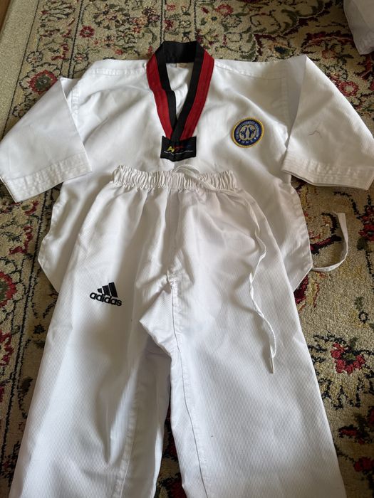 Продам форму для таэквондо