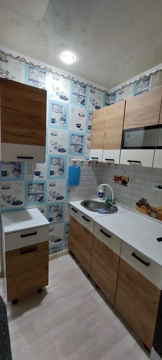 Продам 2 х комнатную молочном дворе