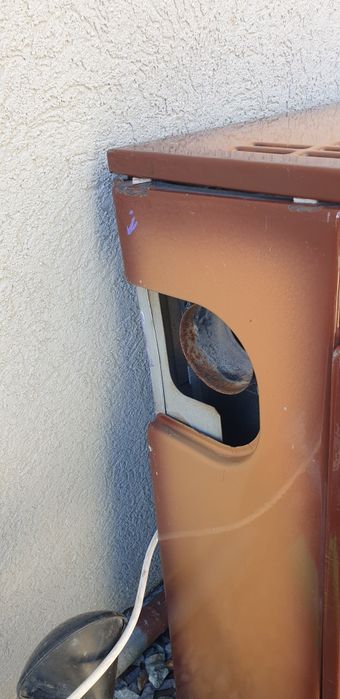Soba automata pe gaz cu evacuare la cos fum