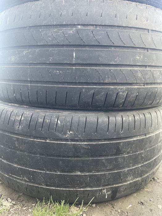 Продам резину 235/45/18