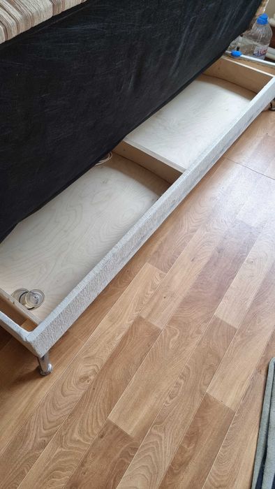 Продается хороший диван