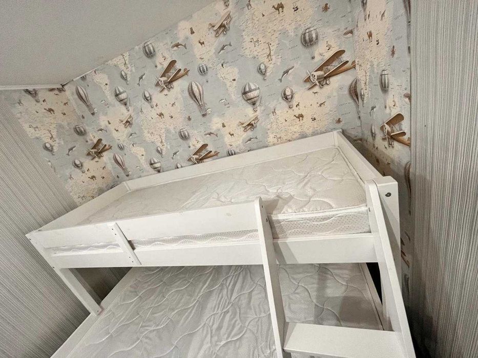 Кровать двухъярусная