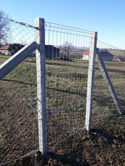 Imprejmuiri terenuri cu plasa de gard