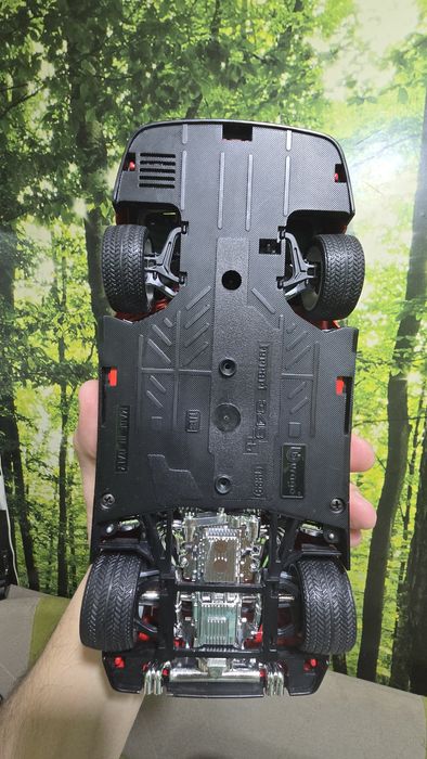 Ferrari 348 TB 1:18 Burago Italia
mici zgârieturi de praf, o m