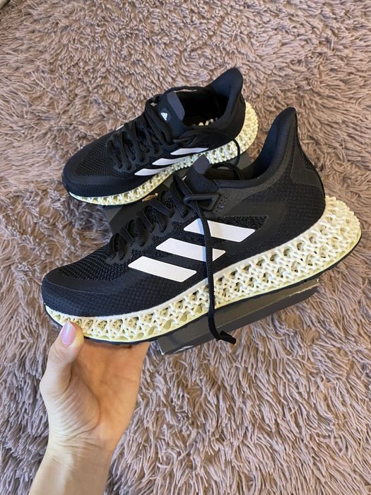 Adidasi adidas