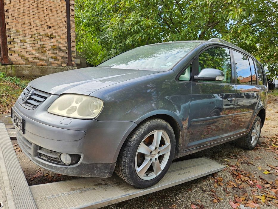 На части VW Tauran Фолксваген тауран 2.0 TDi 2004