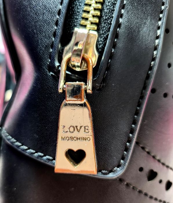 2 броя Раници Love Moschino-без забележки